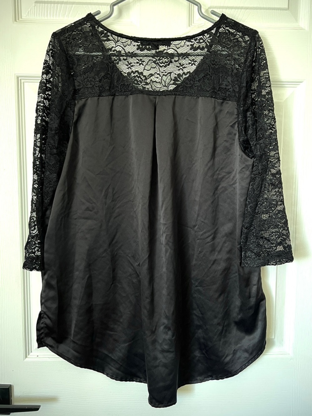 Black satin lace 3/4 sleeve flowy blouse romantic goth witchy edgy chic v-neck - Picture 3 of 16